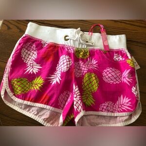 NWT  MACBETH COLLECTION  Margaret Josephs Pink Pineapples Shorts  Size M